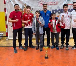 KİCK BOKSUN MADALYA AVCISI DADAŞLAR!