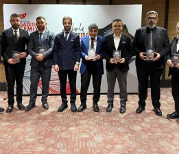 EGC YAPARSA KRALINI YAPAR BASININ ANILARINA MUHTEŞEM LANSMAN