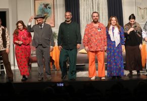 EBB ŞEHİR TİYATROSU’NUN ‘ORGANİYASYON’UNA TAM NOT