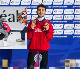 BU FURKAN HEM GÖNÜLLERE HEM MADALYAYA AKAR!