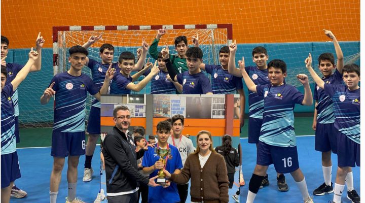 HENTBOLUN ŞAMPİYONU ATAÜNİ’NİN KARTALLARI