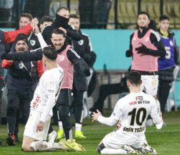 FUTBOL HÜSRAN SONUÇ BAYRAM!