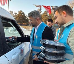 ‘İFTARA 5 KALA’  İFTARLIKLAR AK GENÇLİK’TEN