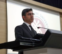 ŞEHİR’DE TIP BAYRAMI