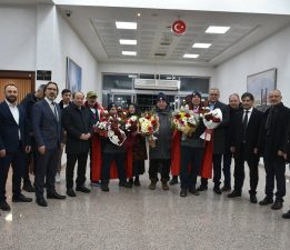 MEŞALELER DADAŞLARIN ÖZEL GURURLARI İÇİN YANDI