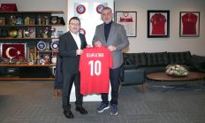 HACIOSMANOĞLU’NDAN ALTINOK’A ON NUMARA HEDİYE