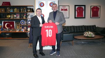 HACIOSMANOĞLU’NDAN ALTINOK’A ON NUMARA HEDİYE