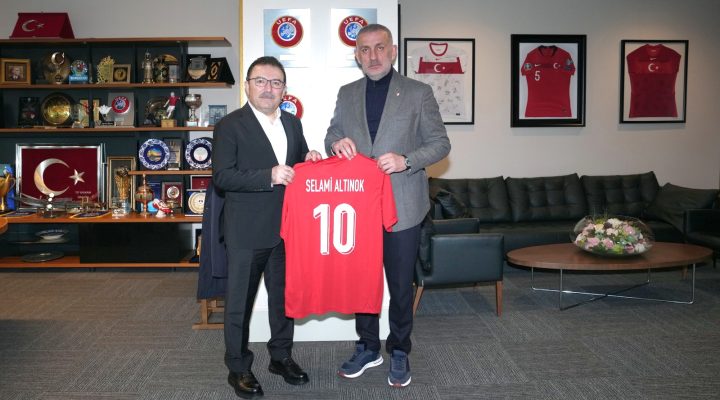 HACIOSMANOĞLU’NDAN ALTINOK’A ON NUMARA HEDİYE