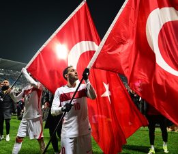  AY-YILDIZ YENİ DÜNYA’DA  PARLAYACAK!