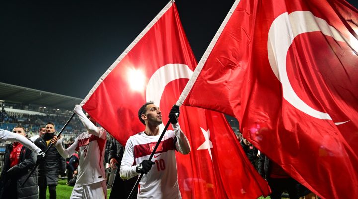  AY-YILDIZ YENİ DÜNYA’DA  PARLAYACAK!