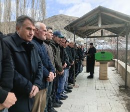 ANNESİNİ KAYBEDEN ŞAHİN’DEN EN ZOR PAYLAŞIM!