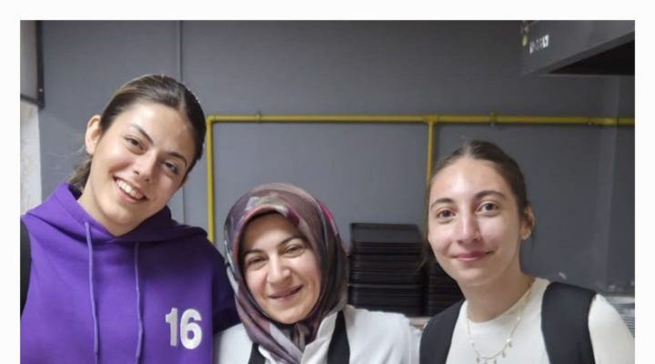 BİZİM YURTTAKİ ANNELERİMİZ SİZLERSİNİZ!