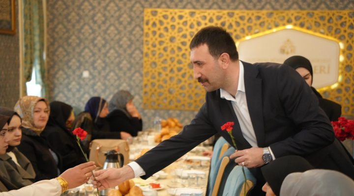 ÜLKÜCÜLER ŞEHİT ANNELERİNİ BAŞTACI YAPTI