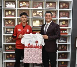AY-YILDIZLILAR GELGEÇ’LE KANATLANACAK