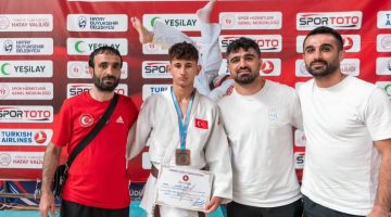 RAKİPLERİ TATAMİDE KAYA’YA TOSLADI!