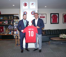 BAŞKAN DAL’A EN GÜZEL HEDİYE