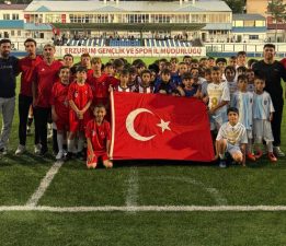 ERZURUM’DAN TÜRKİYE’YE ÖRNEK BİR MESAJ… KAZANMANIN DEĞİL, ÇOCUK OLMANIN ŞAMPİYONASI