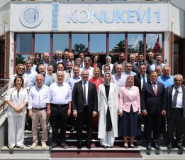 ATAÜNİ’DE AKLIN YOLU BİR!
