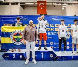 DADAŞ BOKSÖRLER RİNGİ SALLADI