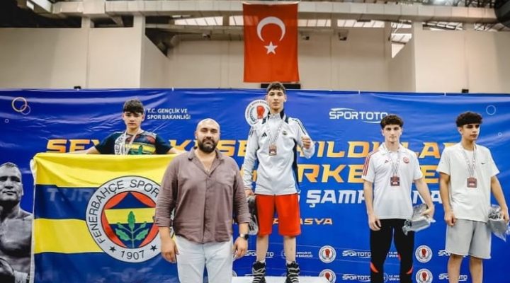 DADAŞ BOKSÖRLER RİNGİ SALLADI