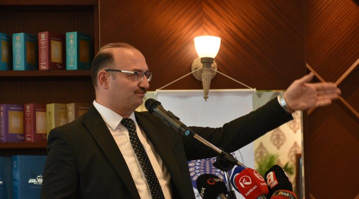 REKTÖR HACIMÜFTÜOĞLU’NU GURURLANDIRAN TABLO: ATAÜNİ DÜNYANIN EN İYİLERİ ARASINDA